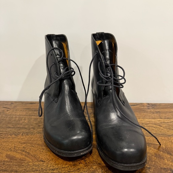 Frye Leather Lace Up Heeled Block Ankle Boots - Picture 4 of 11